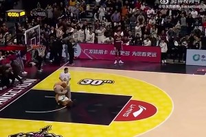 路人：为何不打NBA？魔兽曾回怼：你过得也不咋样，管好自己吧